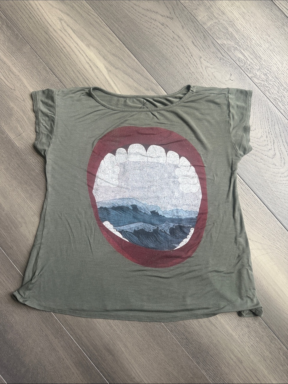 Olive Graphic Short-Sleeve Tee with Mouth & Wave Motif